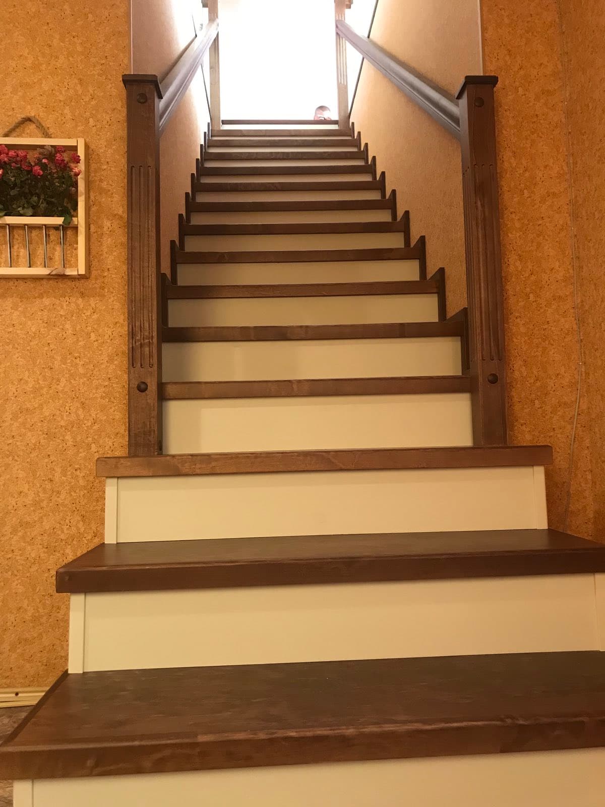 Прямой марш лестницы, ограждения с обеих сторон