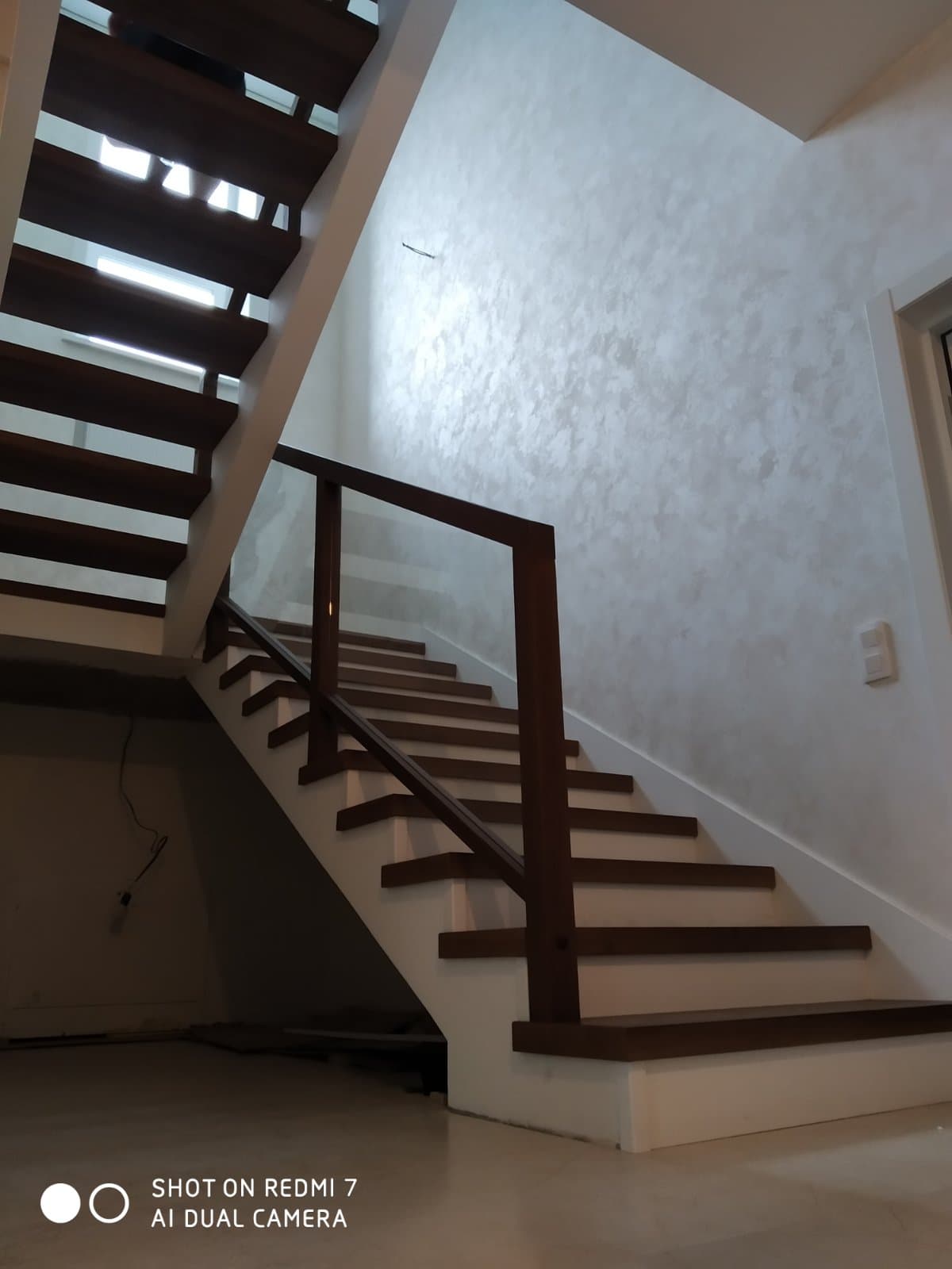 Стекляные ограждения П-образной лестницы