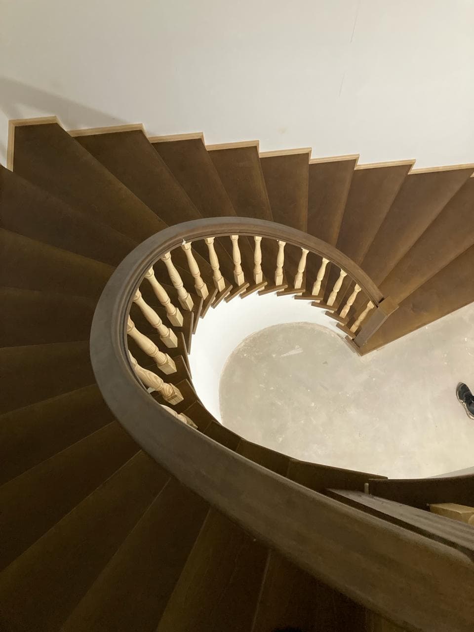 Отделка бетонной лестницы